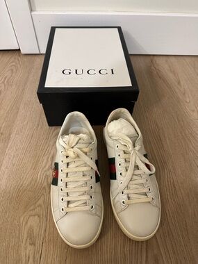 Gucci Cream Leather Sneakers with Green and Red Web Stripe